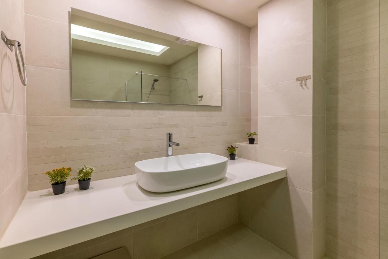 3 Bedroom Villa With Stunning Sea View & Private Parking Eléa Kültér fotó