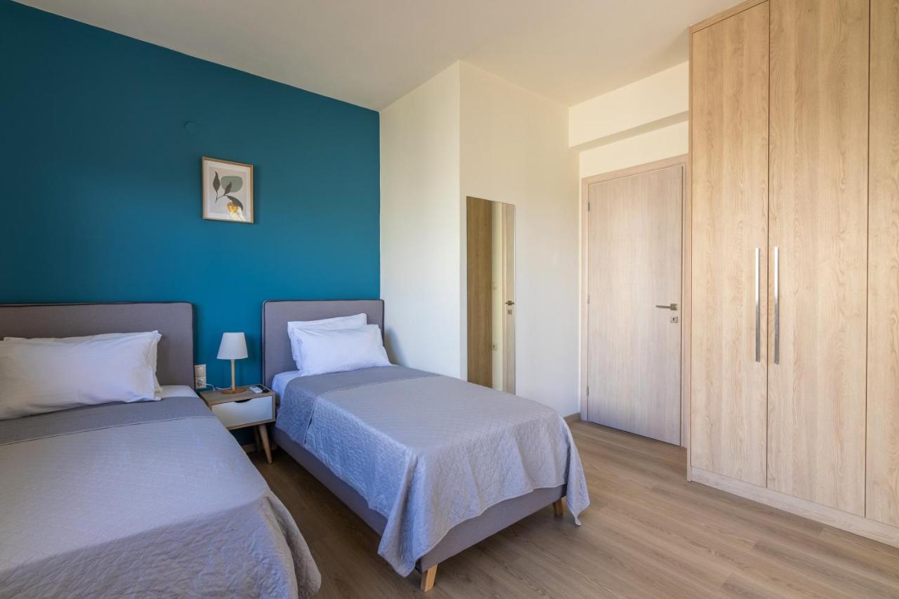 3 Bedroom Villa With Stunning Sea View & Private Parking Eléa Kültér fotó
