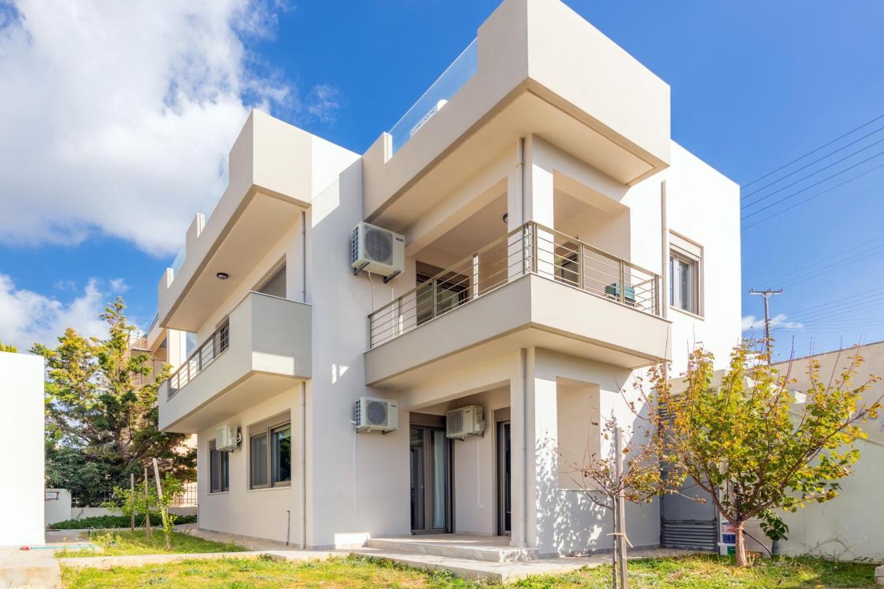 3 Bedroom Villa With Stunning Sea View & Private Parking Eléa Kültér fotó