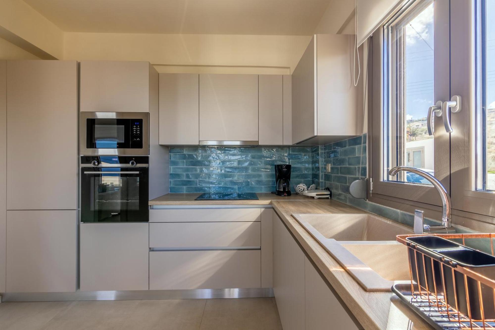 3 Bedroom Villa With Stunning Sea View & Private Parking Eléa Kültér fotó
